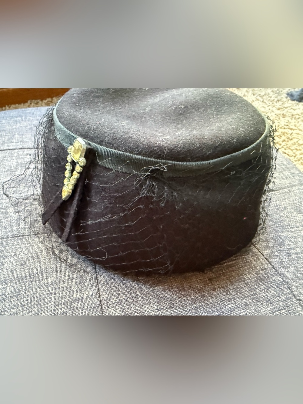 Vintage Black Veiled 100% Wool Cloche pillbox hat Rhinestone -Newmann Endler